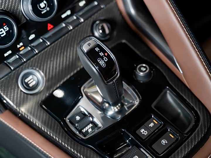 Jaguar F-TYPE 2019 2.0 T — фото 16