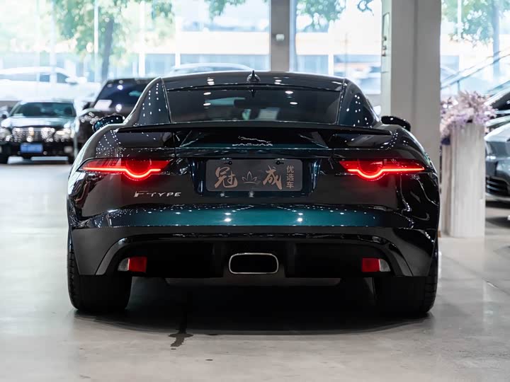 Jaguar F-TYPE 2019 2.0 T — фото 6