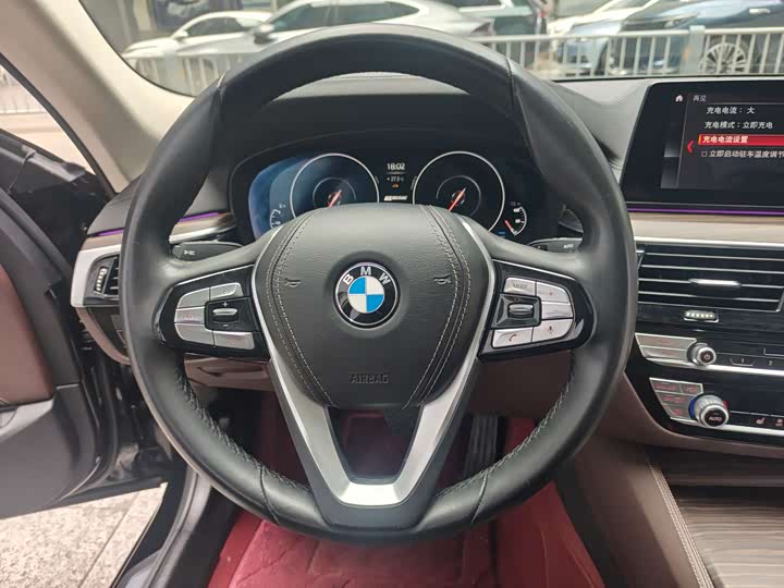 BMW 5 Series 530Le люкс-пакет — фото 14