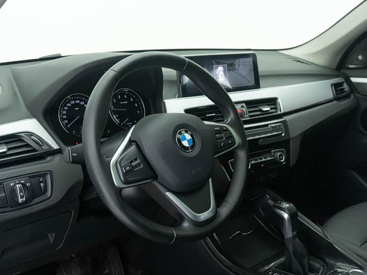 BMW X1 2019 s Drive 20 Li Leading — фото 5