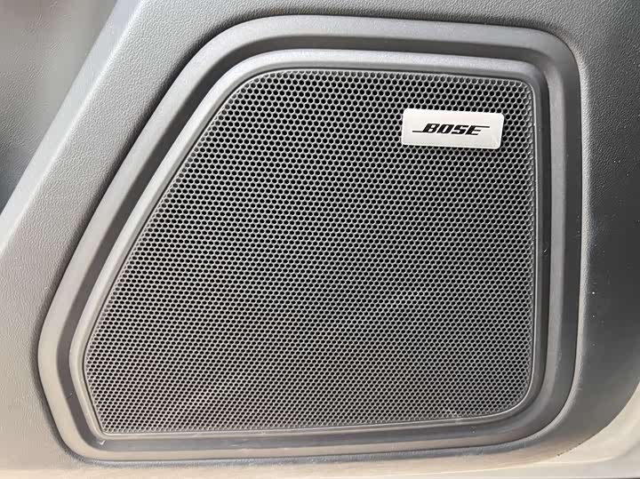 Porsche Macan 2023 Macan GTS 2.9 T — фото 13