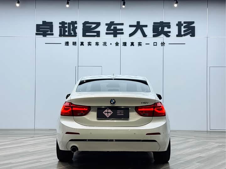 BMW 1-Series 2018 118i Sport — фото 6