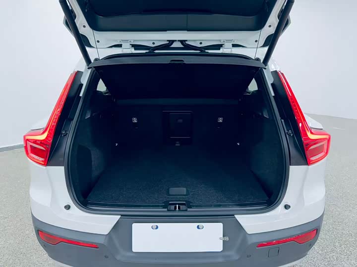 Volvo XC40 2022 T 4 WD — фото 18