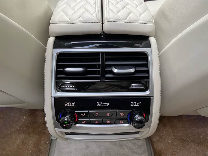 BMW 7-Series 2022 740 Li x Drive — фото 21