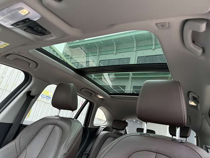 BMW X1 2019 s Drive 18 Li — фото 13