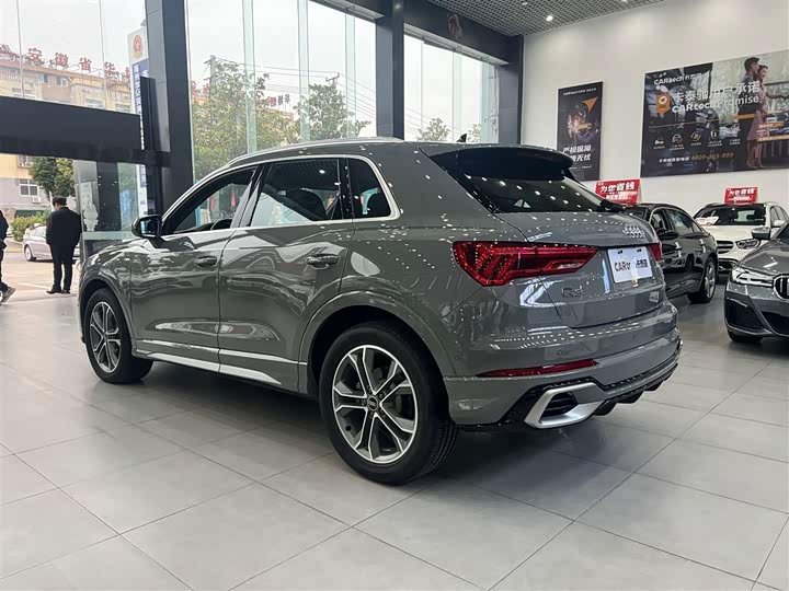 Audi Q3 2024 40 TFSI — фото 11