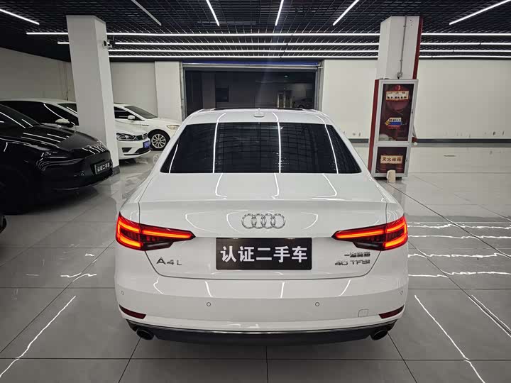 Audi A4L 30 40 TFSI стиль — фото 4