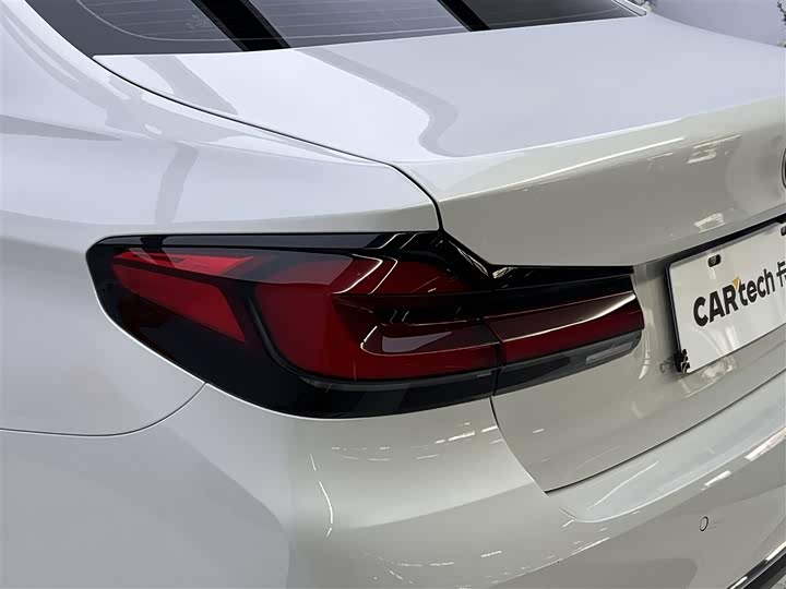 BMW 5-Series 2022 530 Li Leading — фото 10
