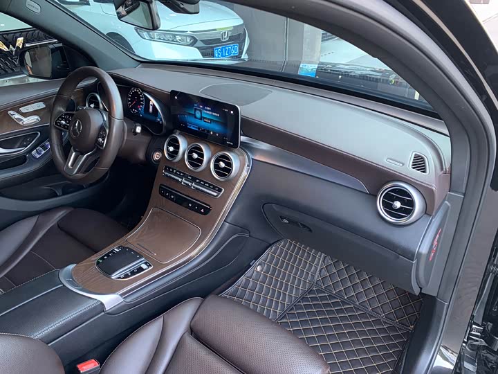 Mercedes-Benz GLC 2020 GLC 260 L 4 MATIC Luxury — фото 13