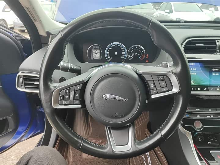 Jaguar XEL 2019 2.0 T 200 PS — фото 11