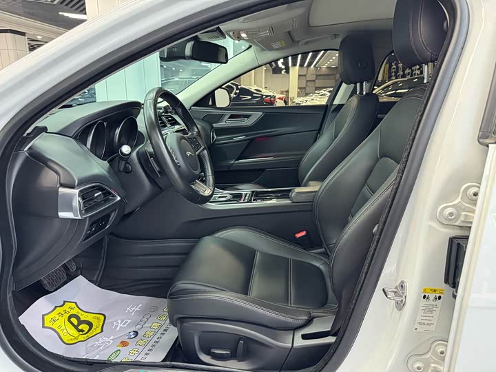 Jaguar XEL 2019 2.0 T 200 PS — фото 7