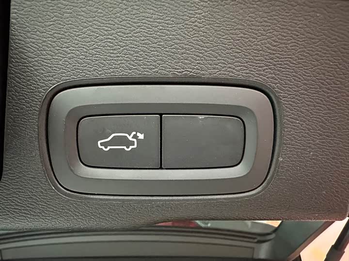Volvo XC60 2025 B 5 4 WD — фото 11