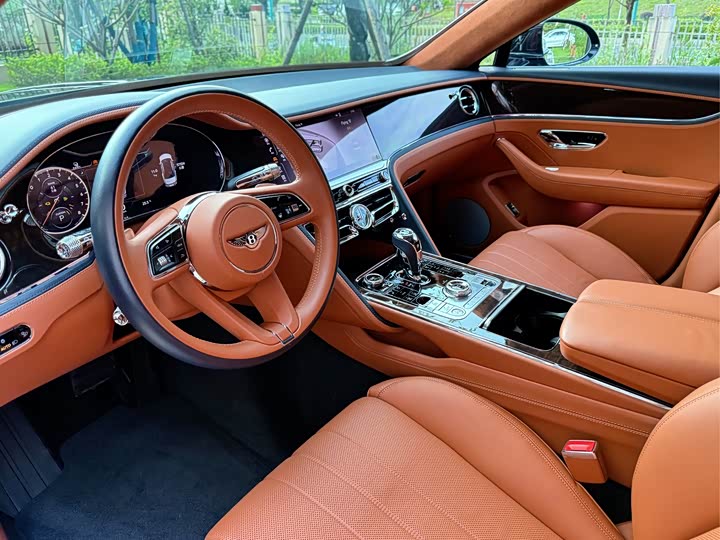 Bentley Flying Spur — фото 7