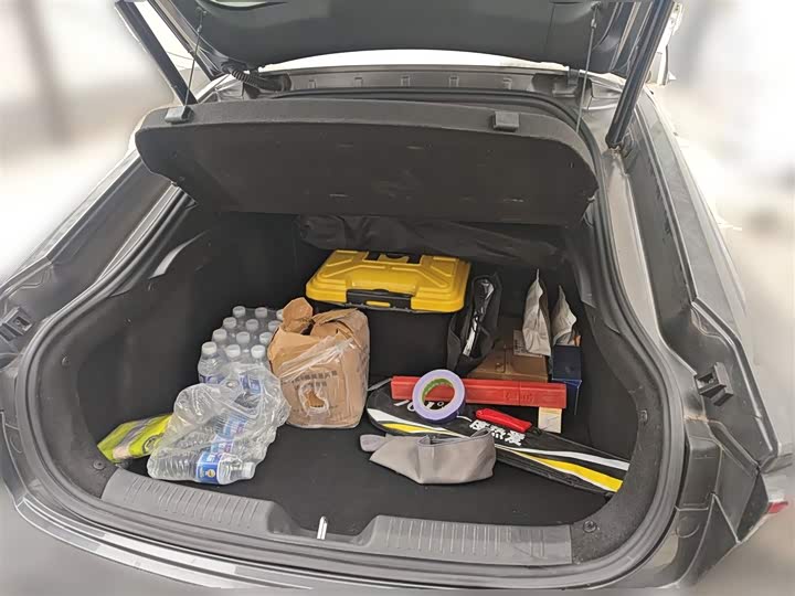 Changan UNI-V 2022 1.5 T Premium — фото 10