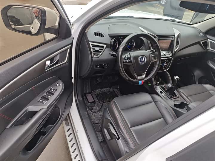 Changan CS75 2016 2.0 L MTLuxury V — фото 12