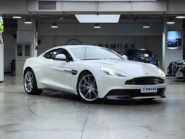 Aston Martin Vanquish 2013 6.0 L Standard — фото 3