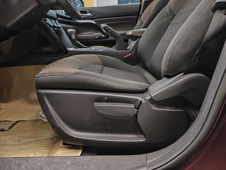 Trumpchi GS4 2015 200 T G-DCT — фото 10