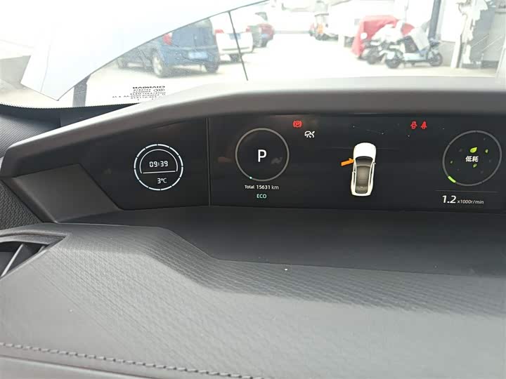 Changan UNI-V 2022 1.5 T Premium — фото 5