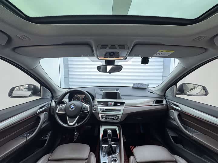 BMW X1 2018 x Drive 25 Le Luxury — фото 5