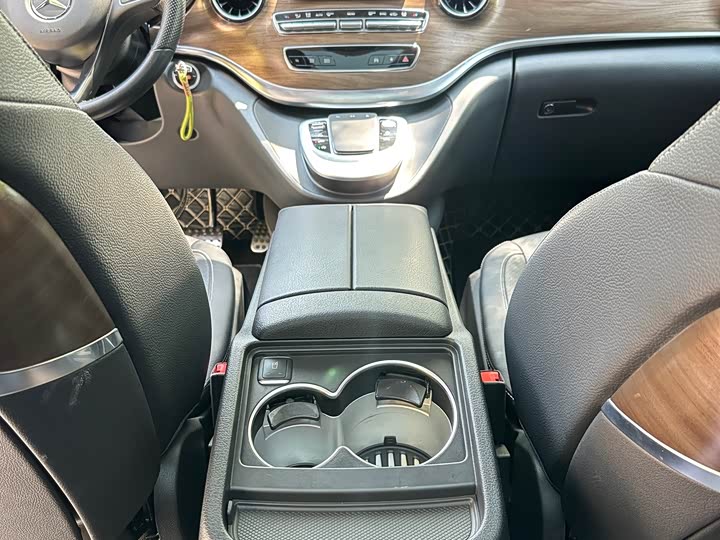 Mercedes-Benz V-Class 2022 V 260 L — фото 9