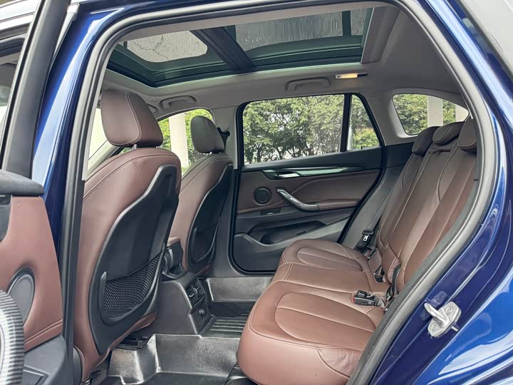 BMW X1 2018 x Drive 20 Li — фото 9