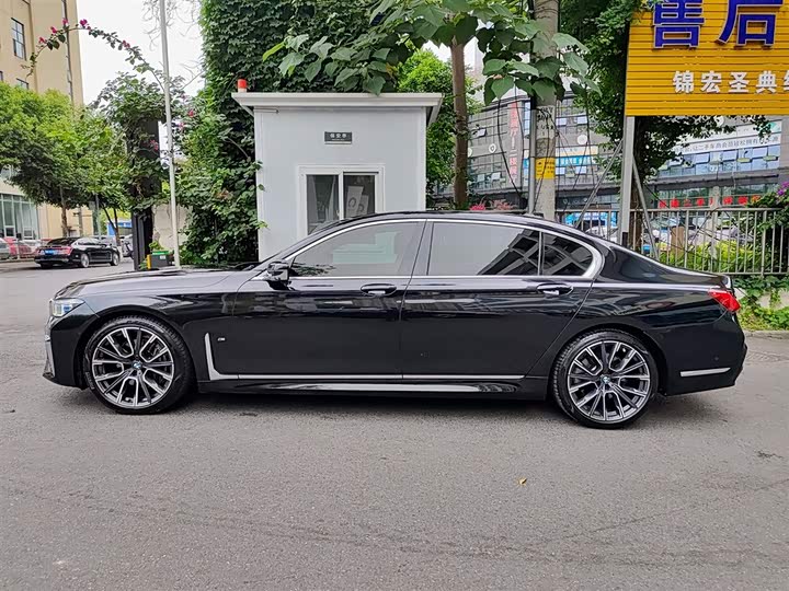 BMW 7-Series 2021 740 Li x Drive M — фото 3