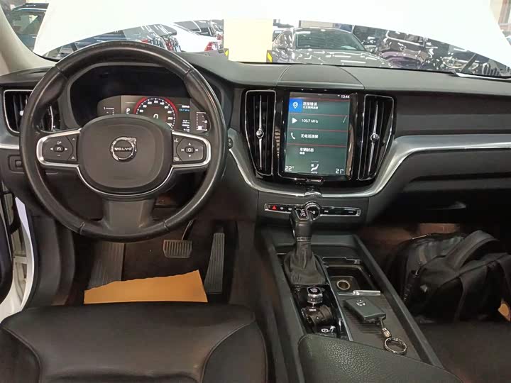Volvo XC60 2019 T 5 4 WD VI — фото 6