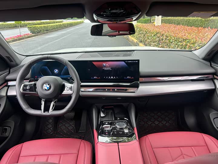 BMW 5-Series 2025 530 Li Leading M — фото 4