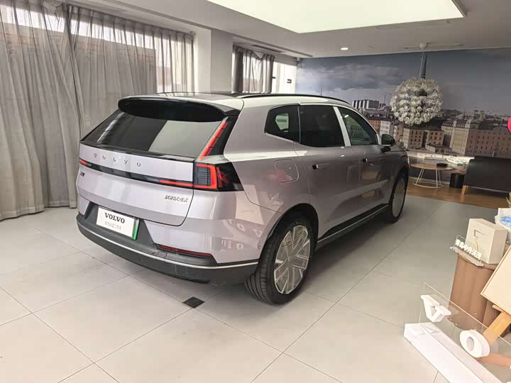 Volvo XC70 Hybrid 2026 4 WD Plus — фото 18