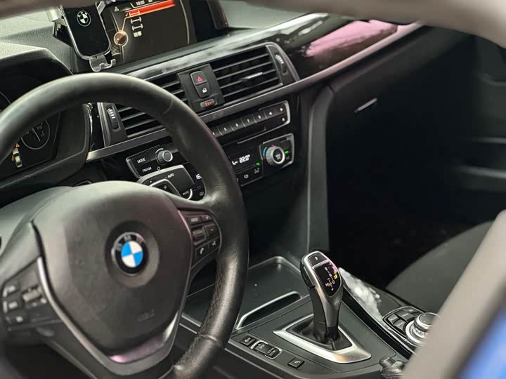 BMW 3-Series 2017 320 Li MSport — фото 7