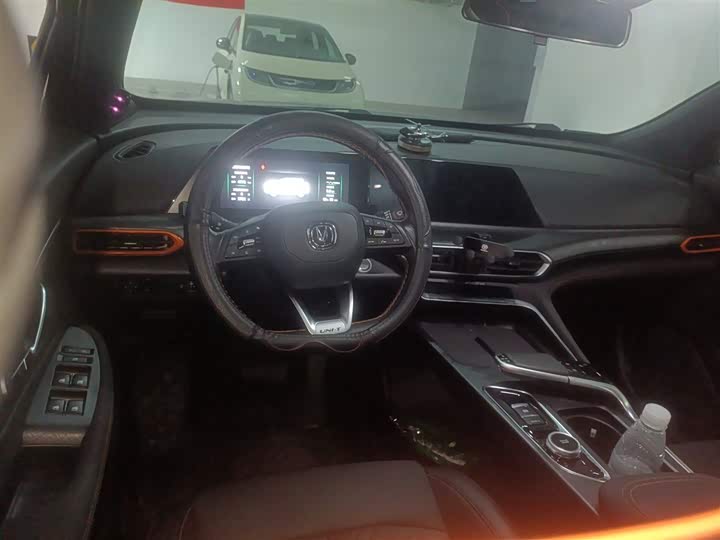 Changan UNI-T 2022 1.5 T Premium — фото 10