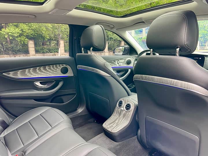 Mercedes-Benz E-Class 2022 E 300 L — фото 15