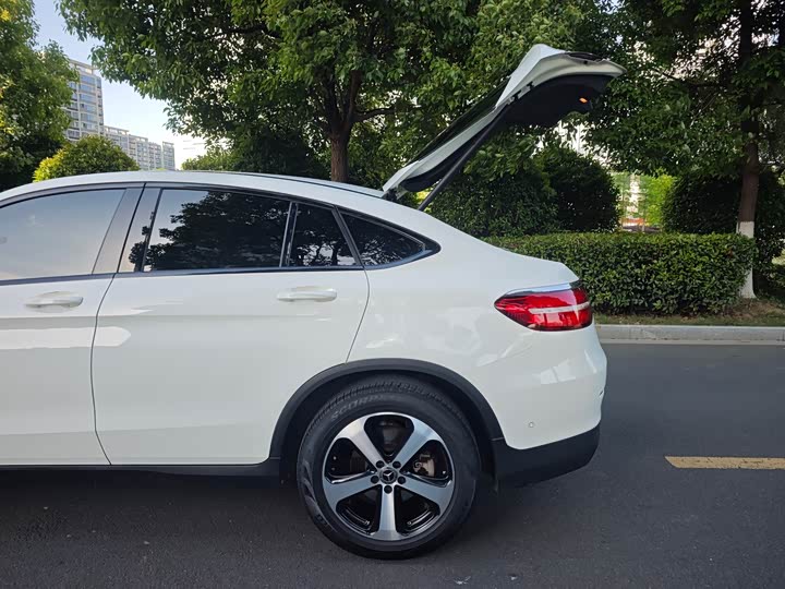 Mercedes-Benz GLC 2017 GLC 200 4 MATIC SUV — фото 20