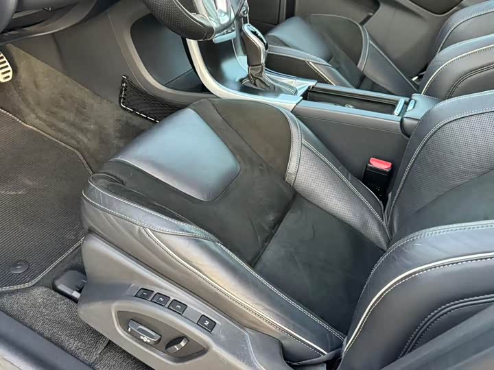 Volvo XC60 2017 T 5 AWD — фото 10