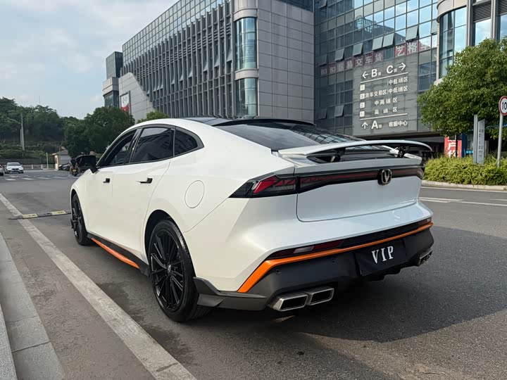 Changan UNI-V 2024 1.5 T Sport — фото 9