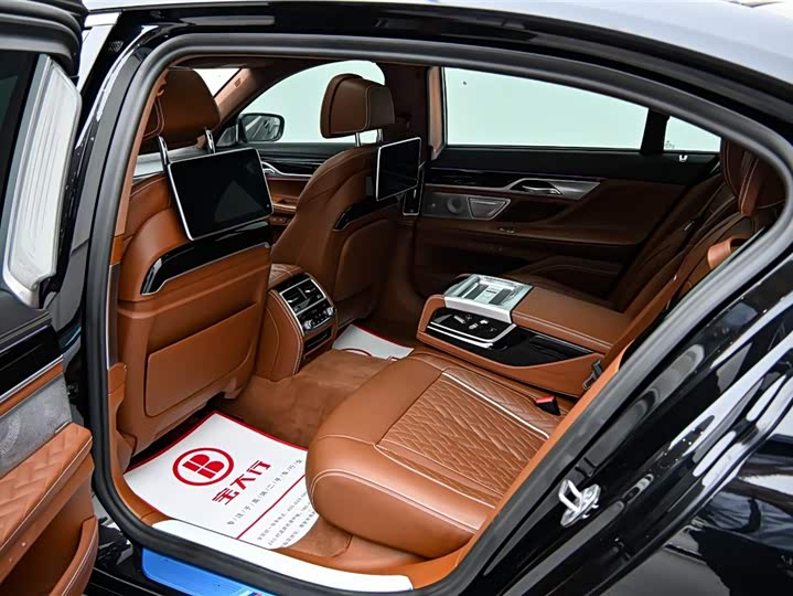 BMW 7-Series 2019 740 Li x Drive M — фото 13