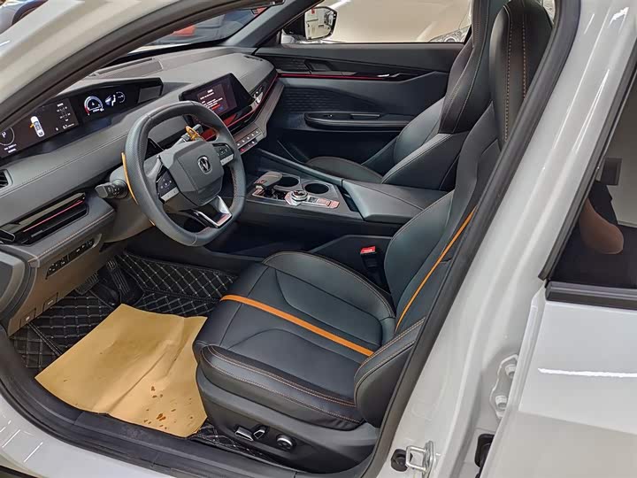 Changan UNI-V 2024 1.5 T Premium — фото 7