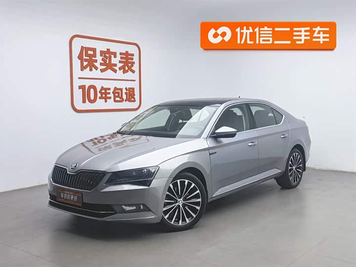 Skoda Superb — фото 1