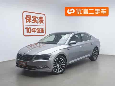 Skoda Superb — фото 26