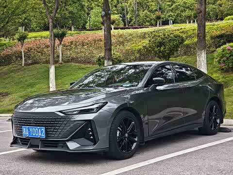 Changan UNI-V 2023 1.5 T Premium — фото 20