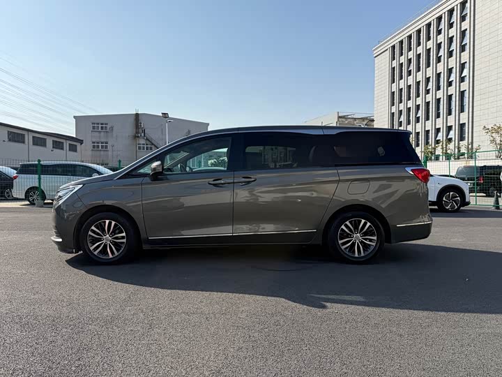 Buick GL8 ES 28T флагман VI — фото 12