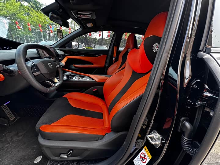 Changan UNI-V 2023 1.5 T — фото 4