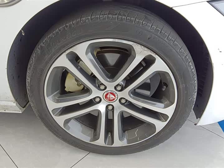 Jaguar XEL 2021 2.0 T 250 PS R-DYNAMIC S — фото 6