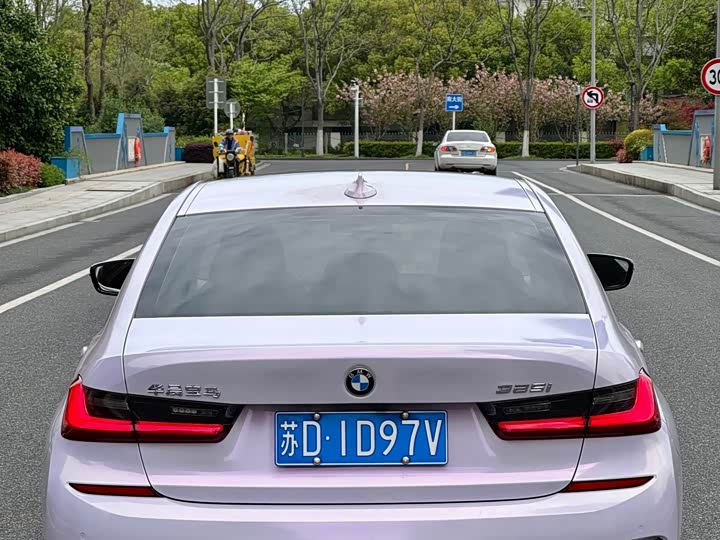 BMW 3-Series 2021 325i M — фото 9