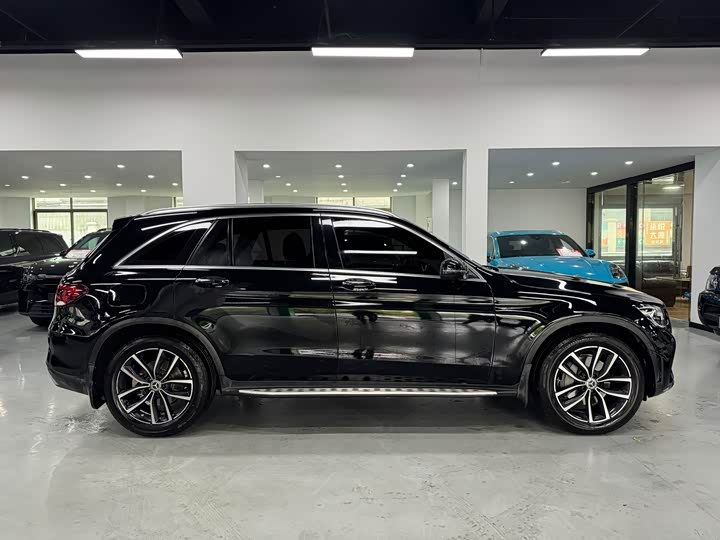 Mercedes-Benz GLC 2021 GLC 260 L 4 MATIC Luxury — фото 4