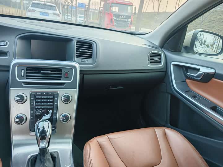 Volvo S60 2015 S 60 L 2.0 T — фото 10