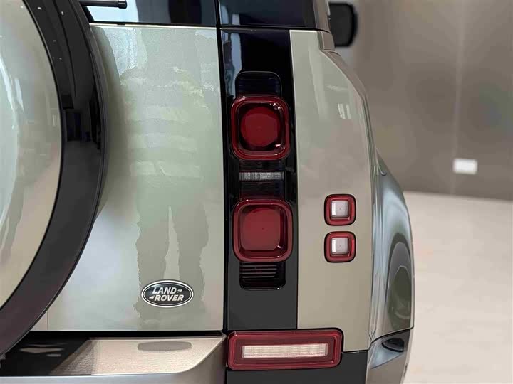 Land Rover Defender — фото 6