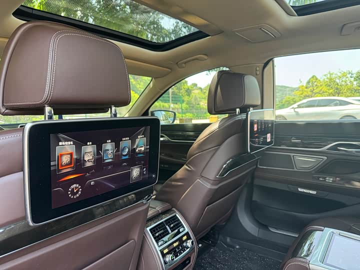 BMW 7 Series 730Li люкс — фото 13