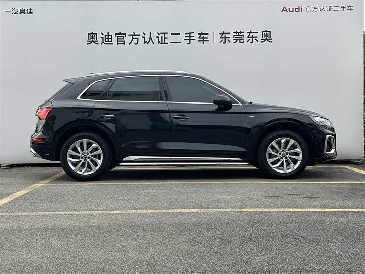 Audi Q5L 2022 40 T — фото 3