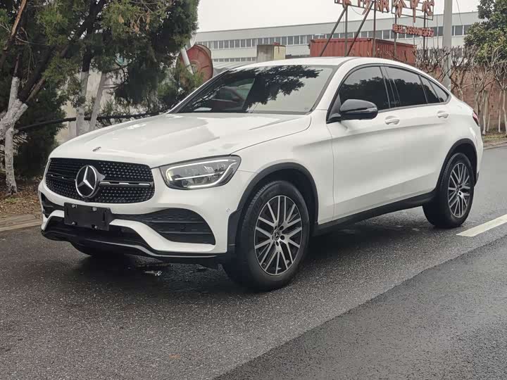 Mercedes-Benz GLC 2022 GLC 260 4 MATIC SUV — фото 1